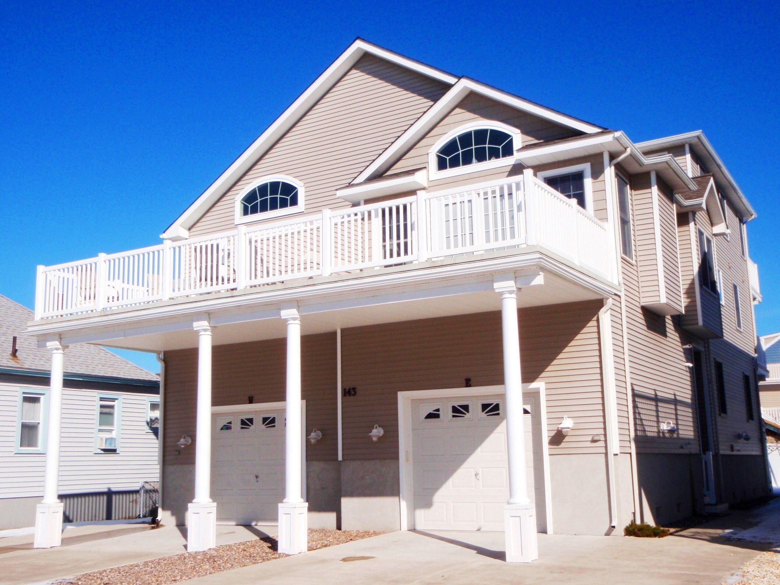 Spectacular Townhome Sleeps 11!
