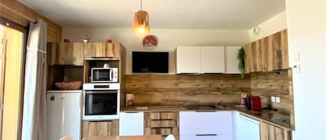 Fridge, microwave, dishwasher