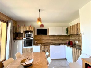 Fridge, microwave, dishwasher