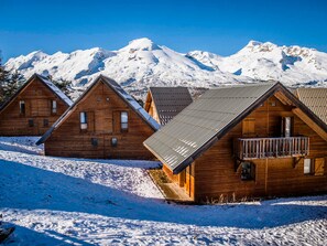 Exterior - Renovated chalet 7 pers with terrace, ski room and free parking (La Joue du Loup)