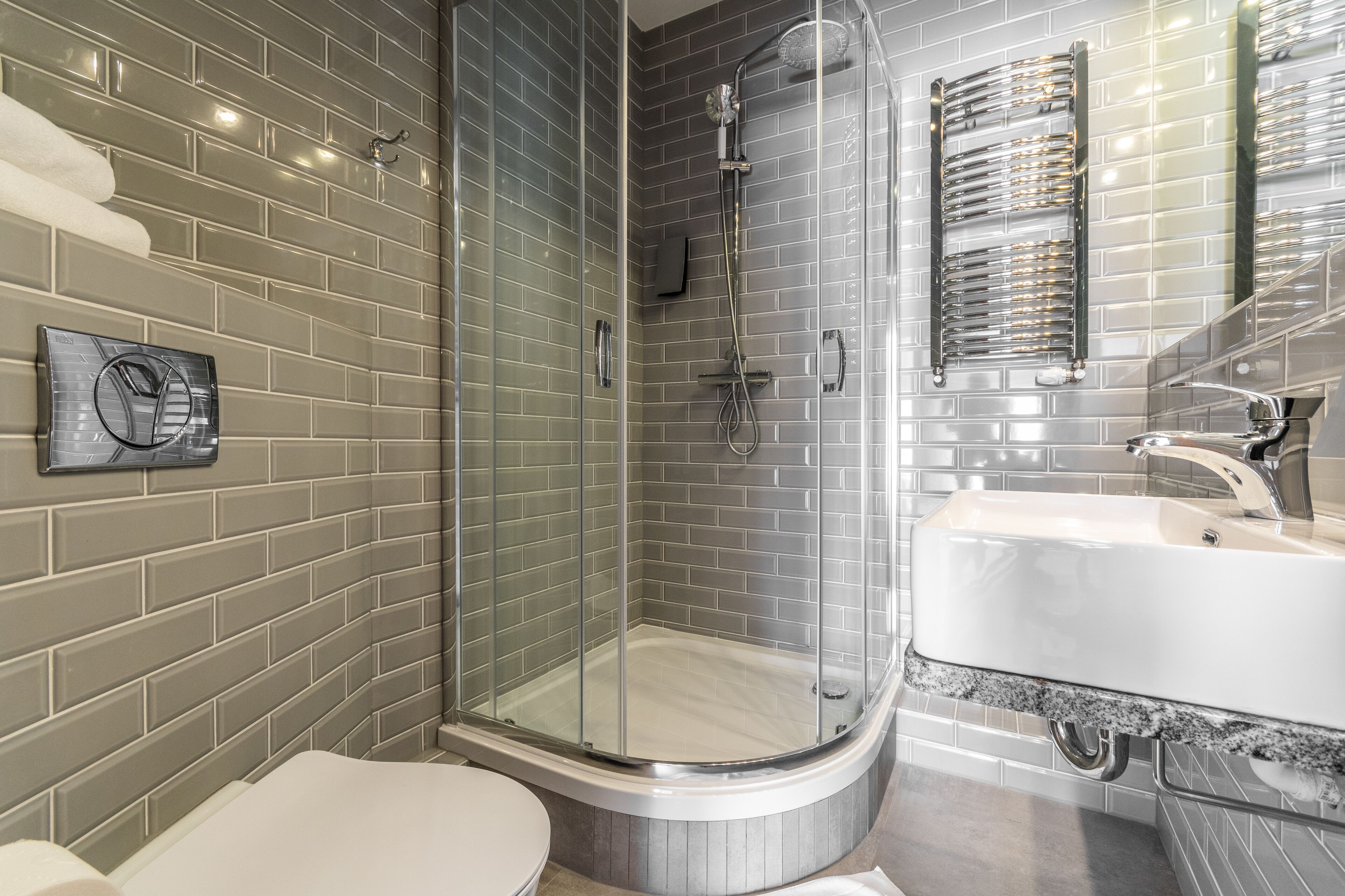 Apartment | Bathroom | Shower, towels
