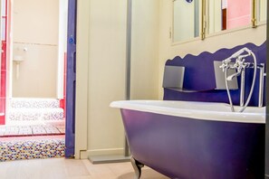 Bathtub, hair dryer, bathrobes, bidet - LuxRent Apartment Castello (Torino)