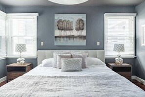 4 bedrooms, iron/ironing board, WiFi, bed sheets