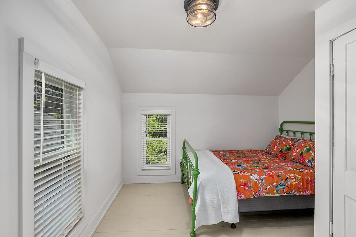 2 多间卧室、熨斗/熨衣板、WiFi、床单