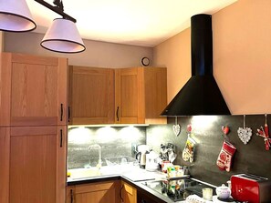 Fridge, dishwasher, blender