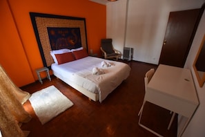 2 chambres, fer et planche à repasser, Wi-Fi gratuit, draps fournis