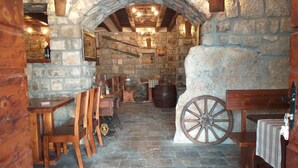 Winery - Villa Old Castle (Vranovici)