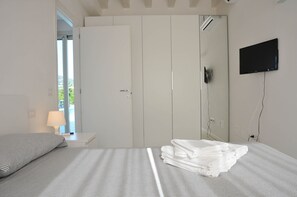 5 makuuhuonetta, tallelokero huoneessa, Wi-Fi, vuodevaatteet