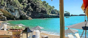 Villa Micol 10+4 P, by VILLASRETREATS, w/Pool, A/C, BBQ near to the beach