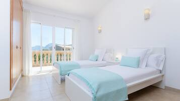 4 slaapkamers, een strijkplank/strijkijzer, gratis wifi, beddengoed