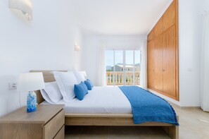 4 dormitorios, tabla de planchar con plancha, wifi gratis y ropa de cama