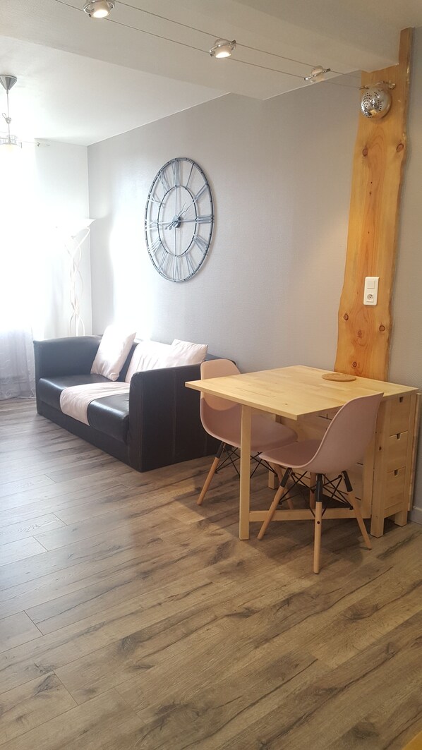 Télévision, chaîne hi-fi