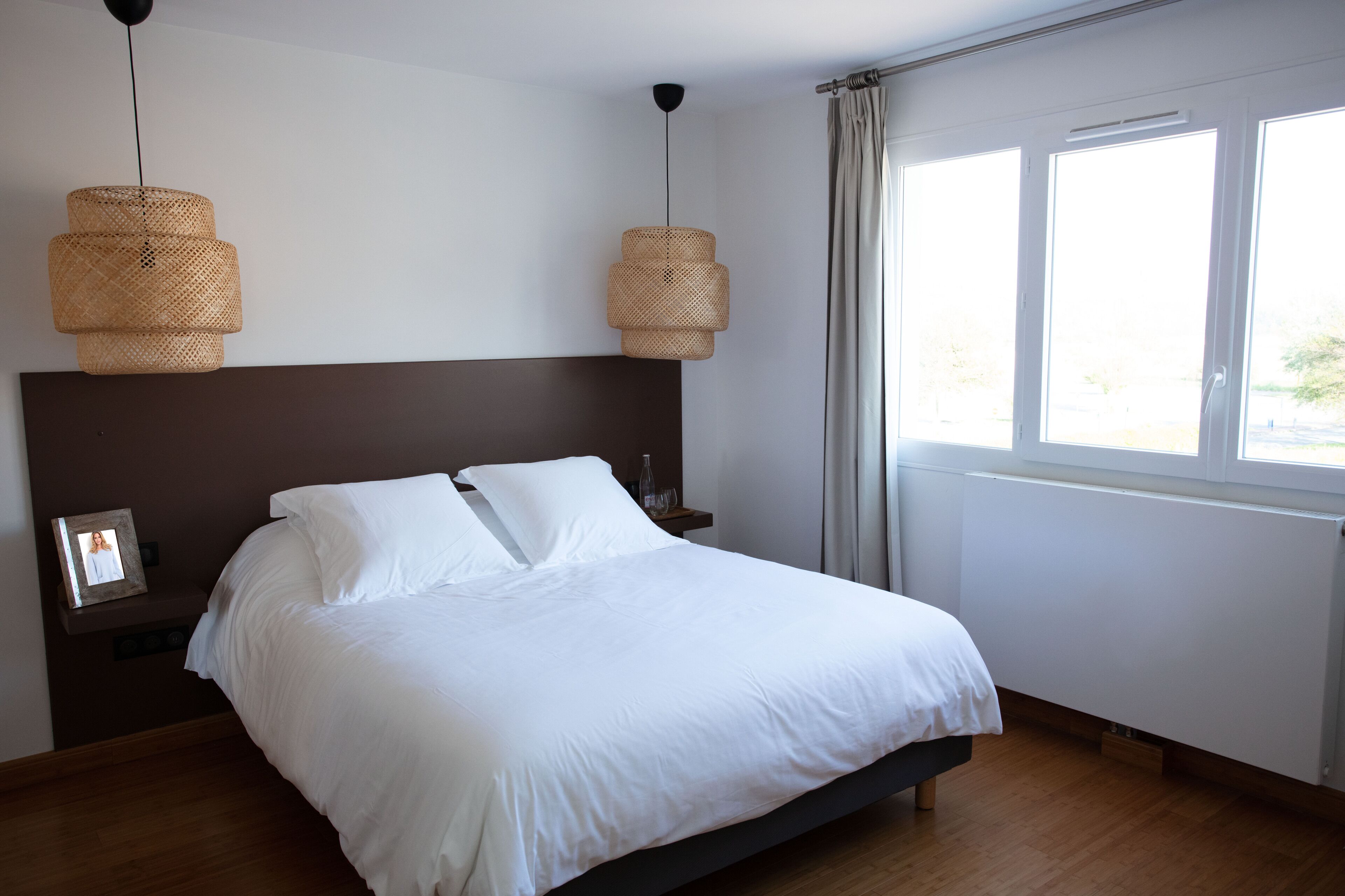 Doppelzimmer (Chambre 6) | Individuell dekoriert, individuell eingerichtet, Schreibtisch