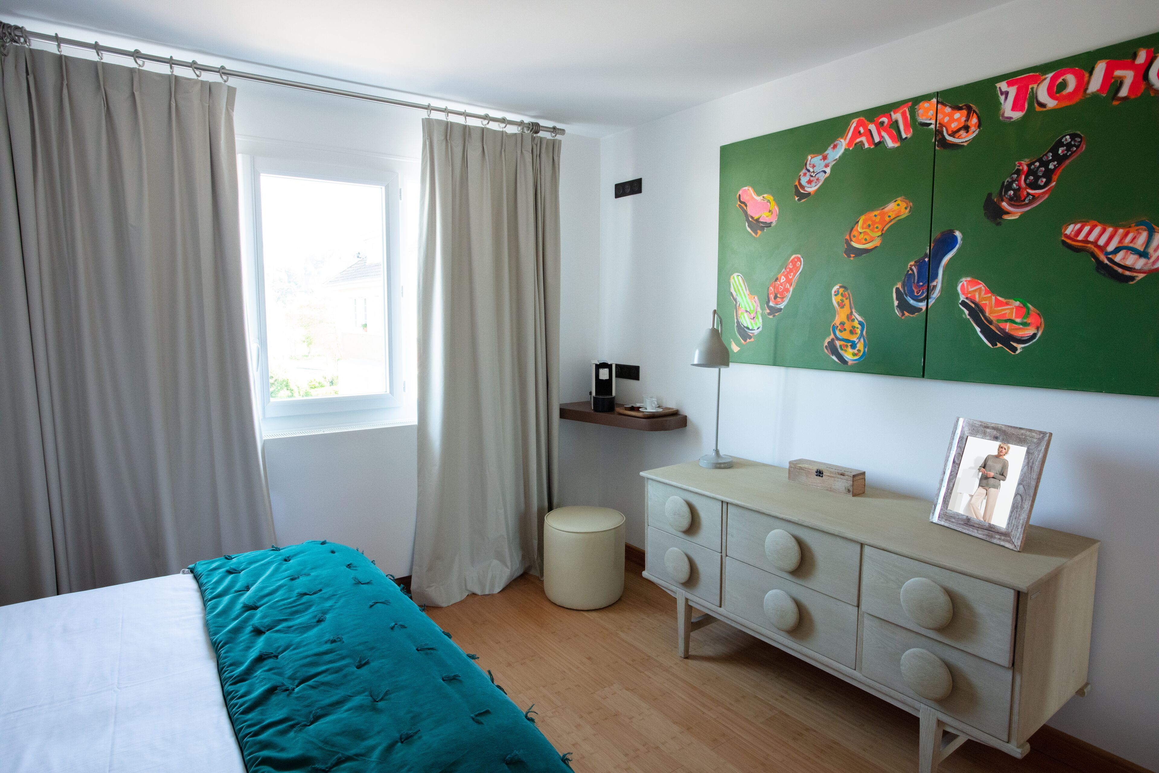 Individuell dekoriert, individuell eingerichtet, Schreibtisch