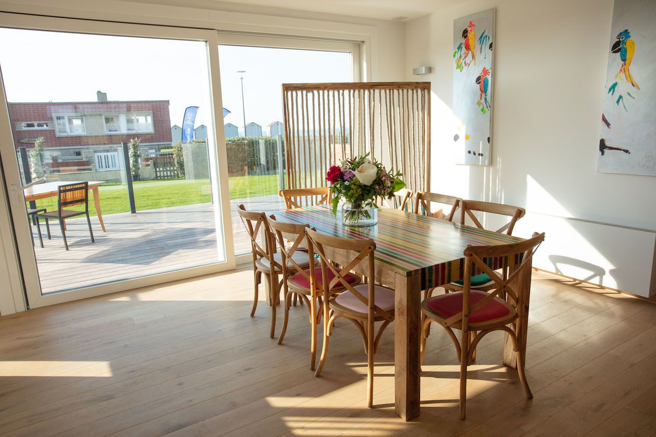 daily buffet breakfast (eur 1 per person)