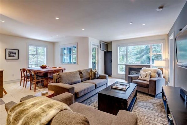 Smart TV, fireplace, DVD player