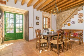 تناول الطعام