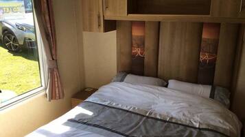 Kabin, Beberapa Tempat Tidur | 2 kamar tidur, setrika/meja setrika, Wi-Fi gratis, dan seprai linen