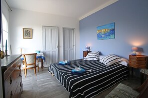 4 chambres, fer et planche à repasser, lit parapluie, Wi-Fi gratuit