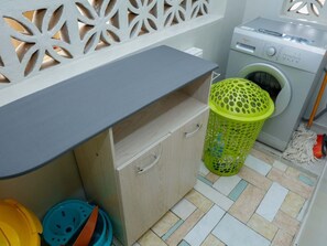 Interior - ESTERINA SUITES - B3 (LANGATA)