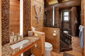 Badewanne, Regendusche, Haartrockner
