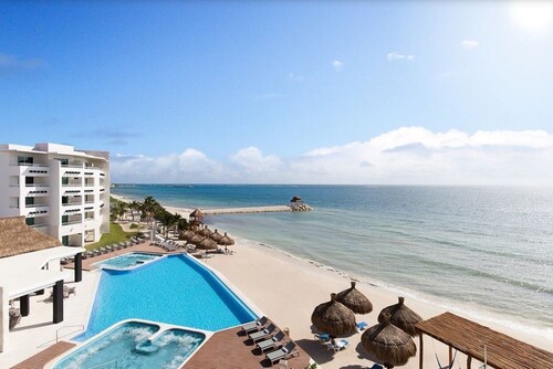 Xmas In Mexico with 2 All-Inclusive Platinum Bracelets, extra bracelets optional