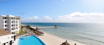 Xmas In Mexico with 2 All-Inclusive Platinum Bracelets, extra bracelets optional