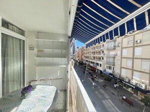 Outdoor dining - GREAT APARTMENT IN OLD TOWN R058 (Benidorm)