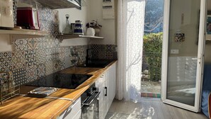 Private kitchen - Panoramic view of Marseille and sunset, calm, nature and garden (Marseille)