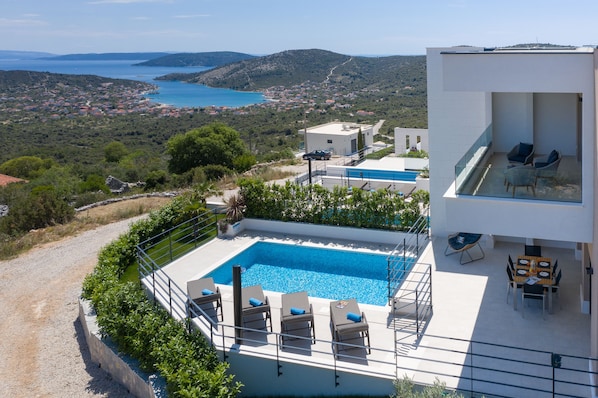 Outdoor pool, a heated pool