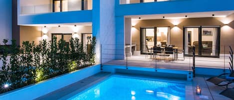 屋外プール、温水プール