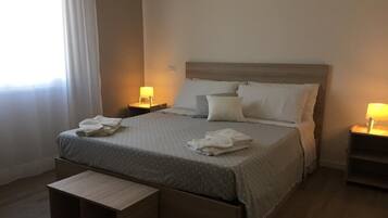 3 bedrooms, iron/ironing board, travel crib, free WiFi