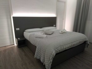 3 bedrooms, iron/ironing board, travel cot, free WiFi - The penthouse view with panoramic view (Palermo)