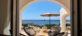 Villa by the sea / Binibeca