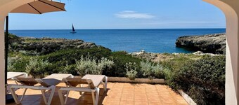 Villa by the sea / Binibeca