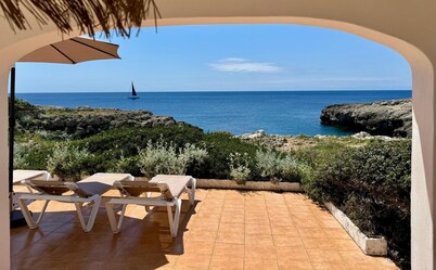 Villa by the sea / Binibeca