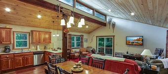 Pet Friendly! 'Sugar Ski Hideout'