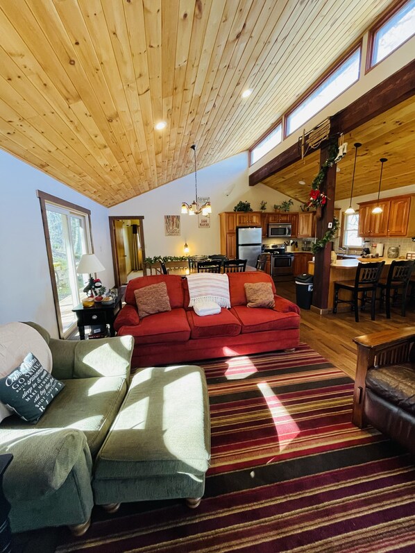 TV, fireplace, DVD player, stereo