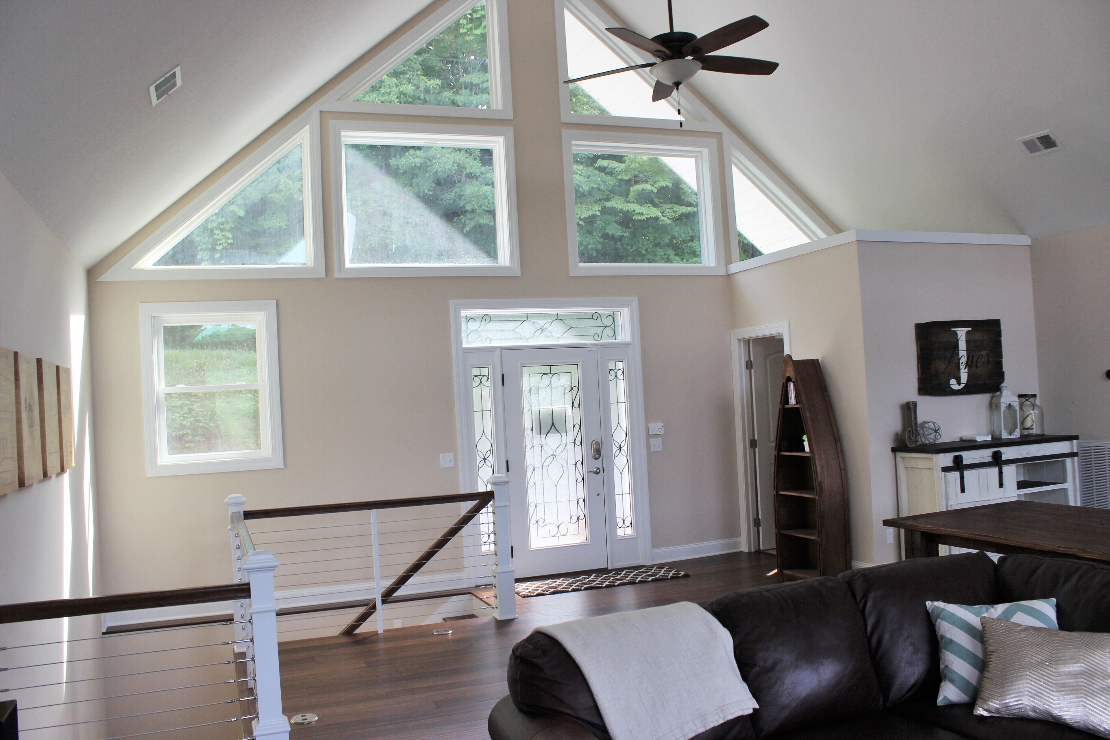 智能電視、電子遊戲、乒乓球設施、電腦螢幕