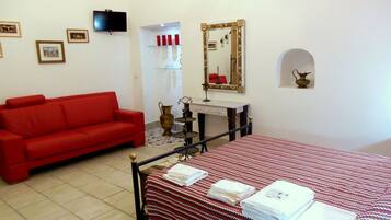 Vierbettzimmer | Verdunkelungsvorhänge, Zustellbetten, Bettwäsche