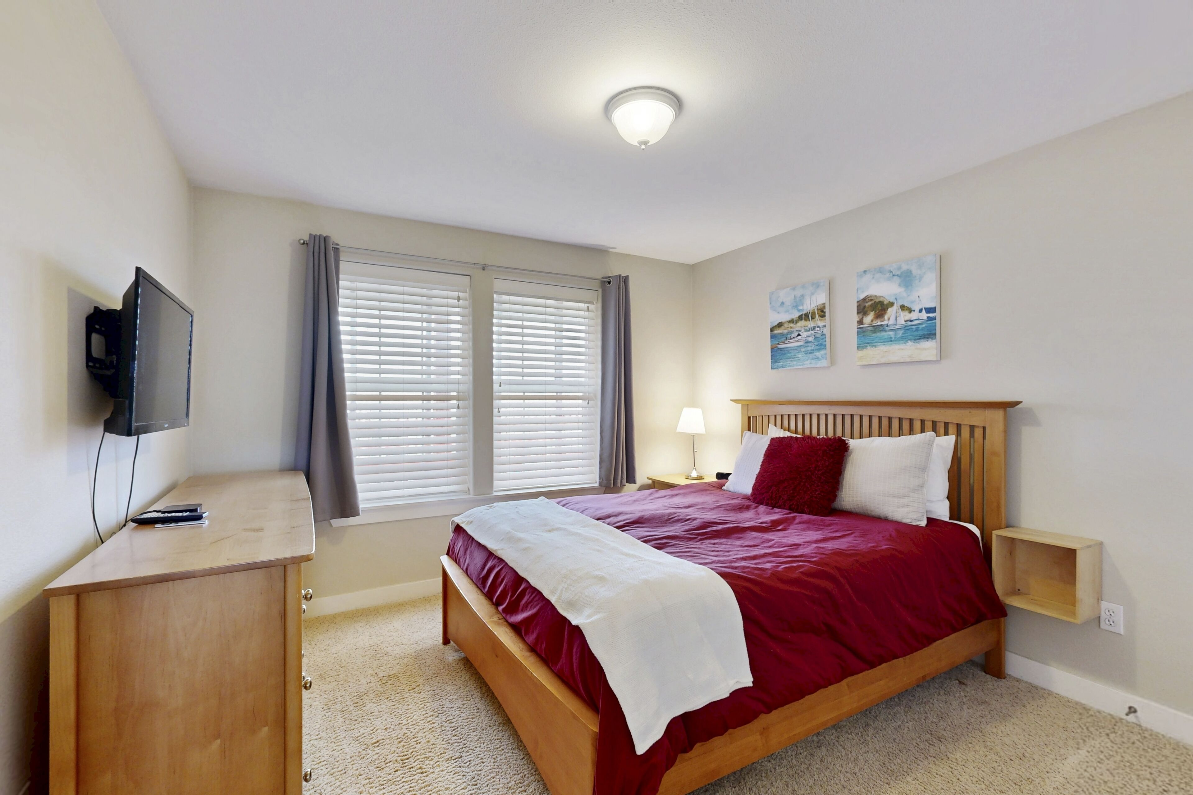 2 slaapkamers, een strijkplank/strijkijzer, wifi, beddengoed