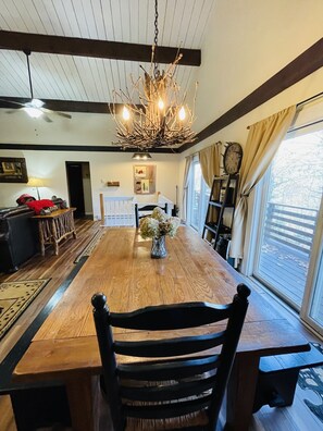 Dining - Modern Cabin-in-the-Woods. Sleeps 16! (Sugar Mountain)