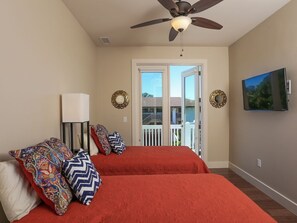 6 bedrooms, iron/ironing board, free WiFi, bed sheets