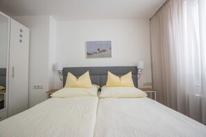 1 bedroom, desk, WiFi, bed sheets - Snepfus - Apartment OG (Helgoland)