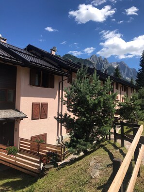 Exterior - Sasso Rosso Apartment with Alps View (Folgarida)