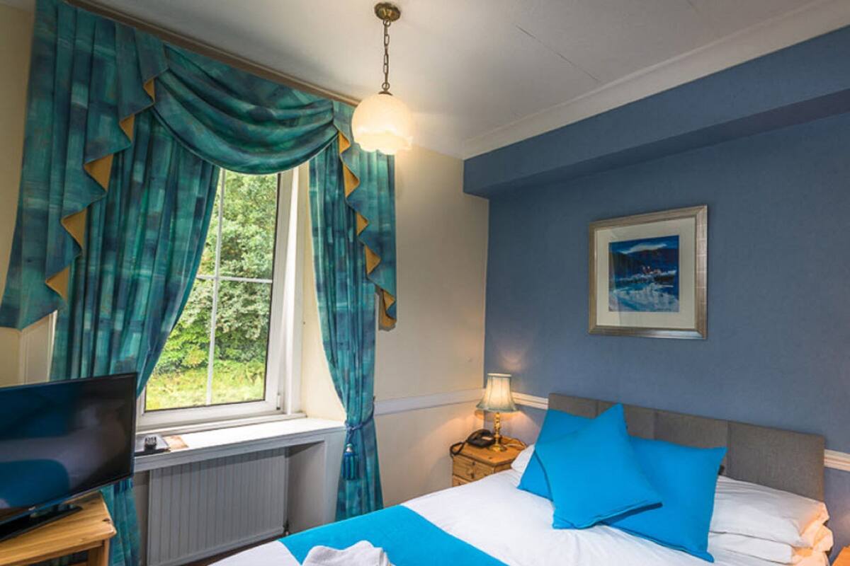 Individually decorated, individually furnished, free WiFi, bed sheets