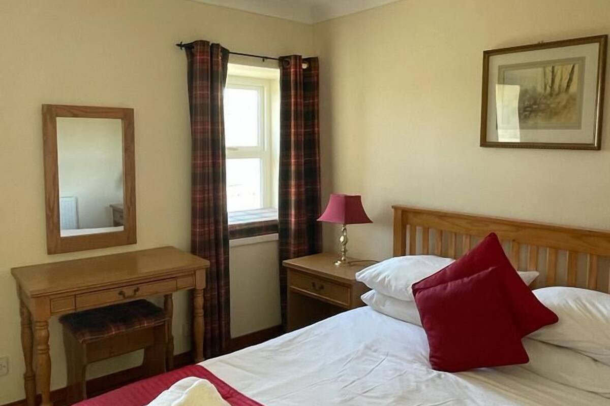 Individually decorated, individually furnished, free WiFi, bed sheets