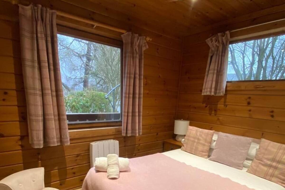 Individually decorated, individually furnished, free WiFi, bed sheets