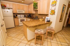 Fridge, microwave, stovetop, dishwasher