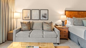 TV, fireplace - #345 | Studio | NATIONAL | 3rd Floor Pool & Mountain Views (Stowe)